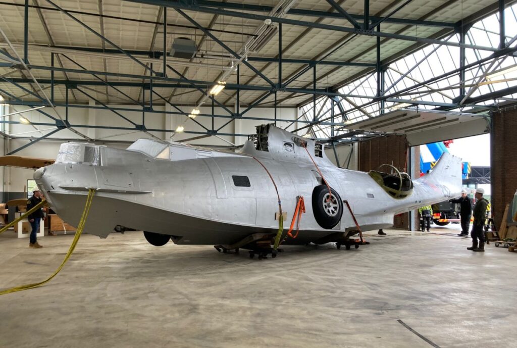 PBY-5A Catalina 16-212 arrives at the Nationaal Militair Museum (NMM) at the old airbase at Soesterberg after its move from Nieuw-Vennep last SeptemberPrudent Staal 